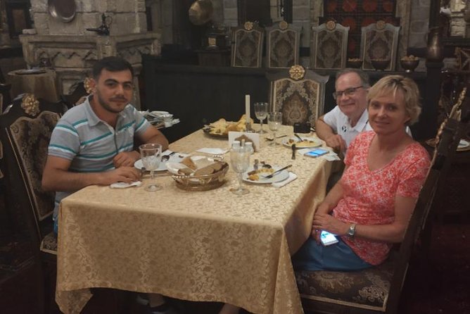 Taste of Azerbaijan: Ultimate Cuisine Tour with Snacks and Dinner - What makes the guide experience work