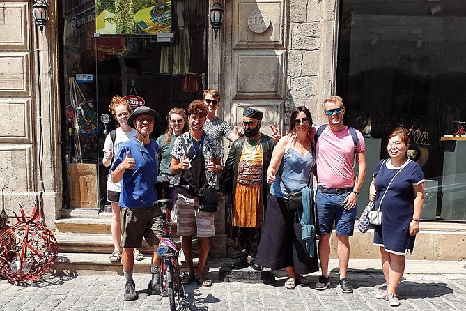 The Best Baku City Tour - Fountains Square, people-watching with a Soviet-era backbone